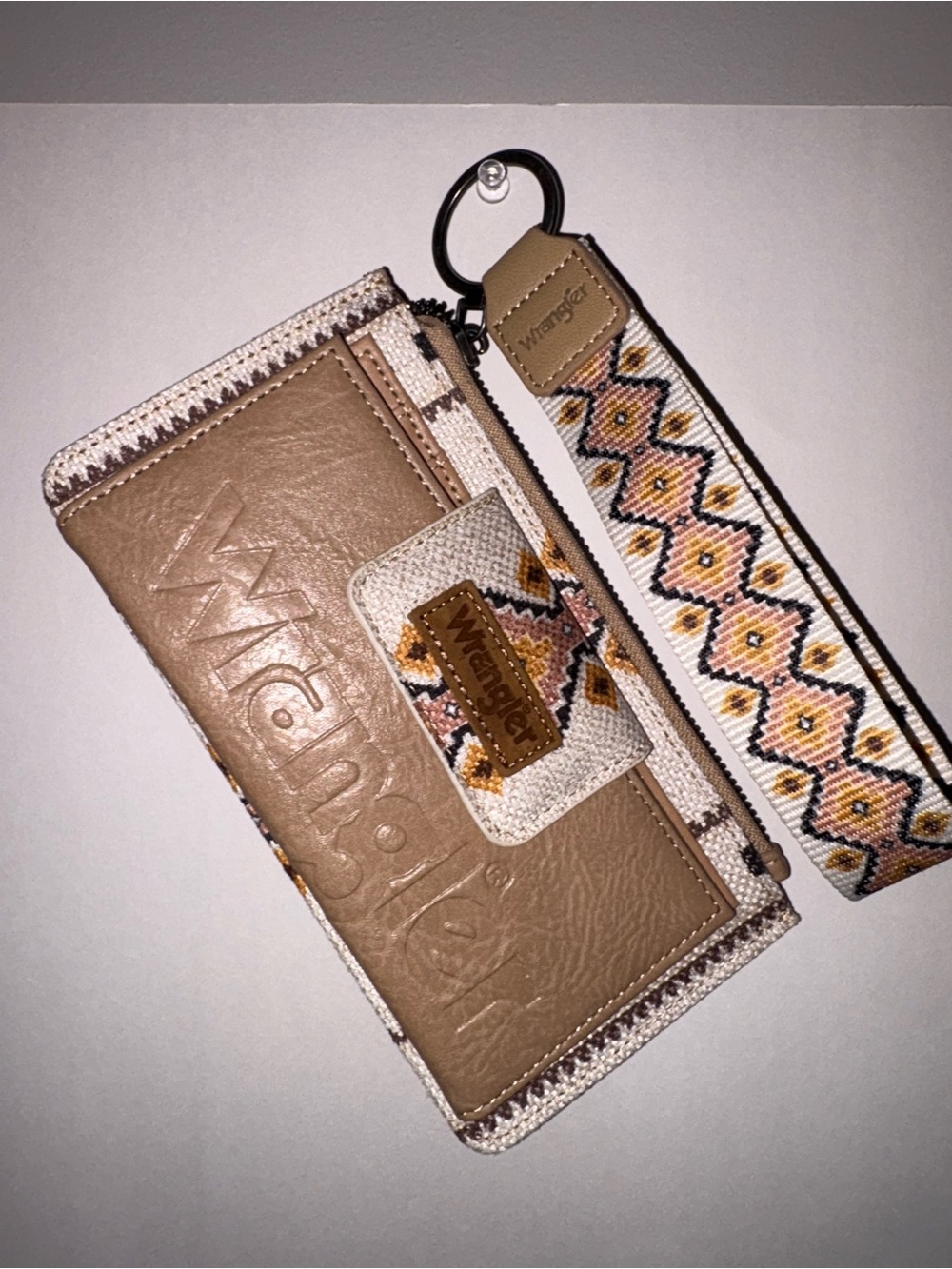 Wrangler Tan and Cream Aztec Wristlet Wallet NWT